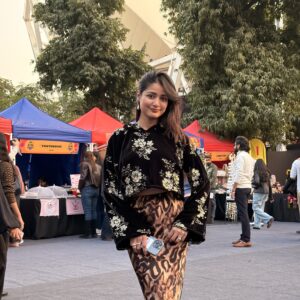 The IT Girl Hoodie - Black